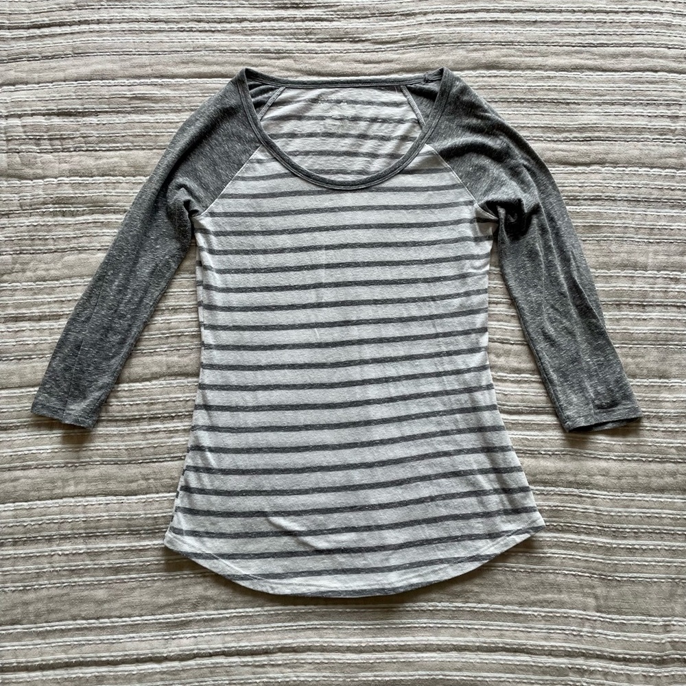 No Boundaries Baseball Style Striped Gray and White T Shirt